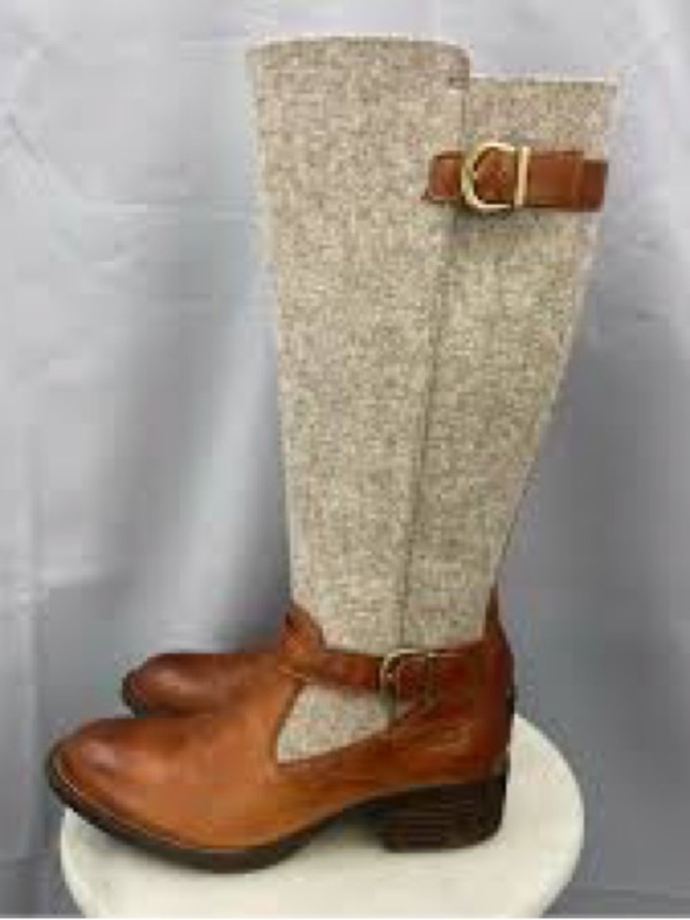 Born Oswego boots, featuring cognac leather and gray wool felt Ss 7.5